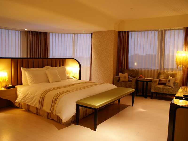 Executive-Skyline Suite