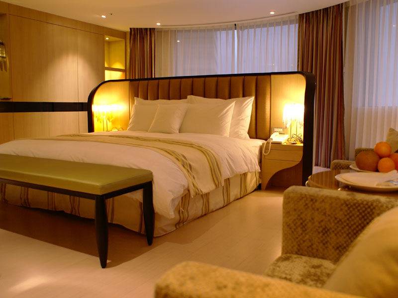 Executive-Skyline Suite