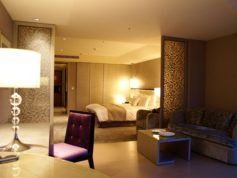 Executive-Deluxe Suite