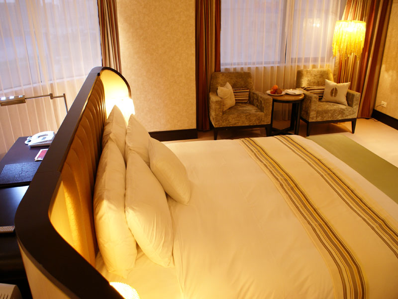 Executive-Skyline Suite